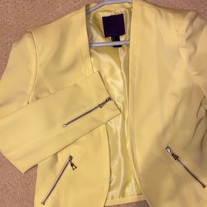 Yellow blazer